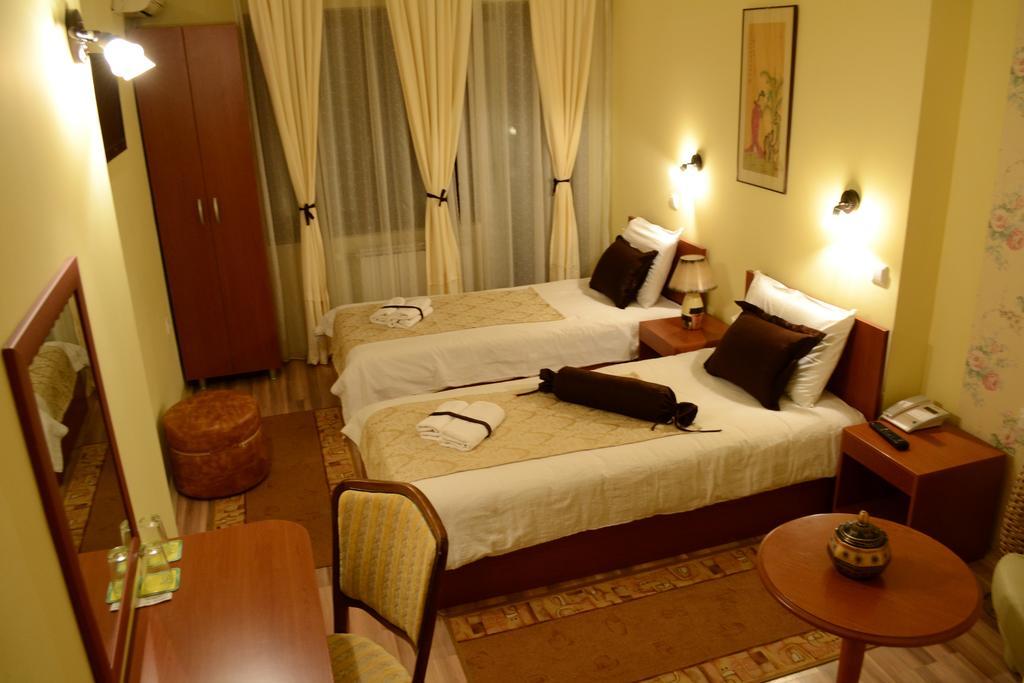Hotel Pine Szkopje Szoba fotó