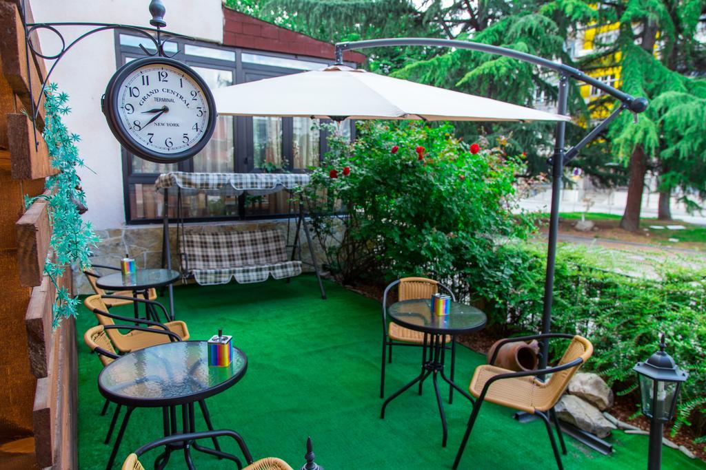 Hotel Pine Szkopje Kültér fotó