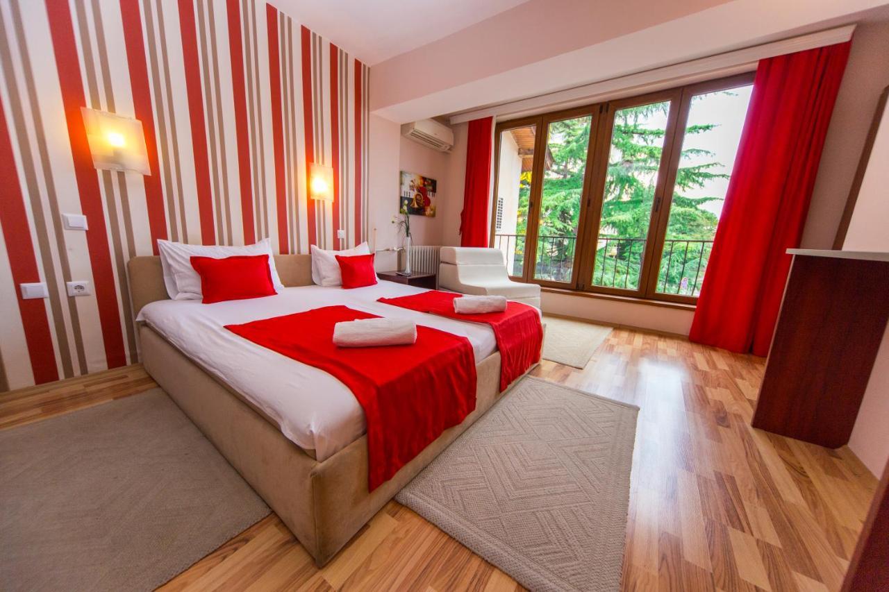 Hotel Pine Szkopje Kültér fotó